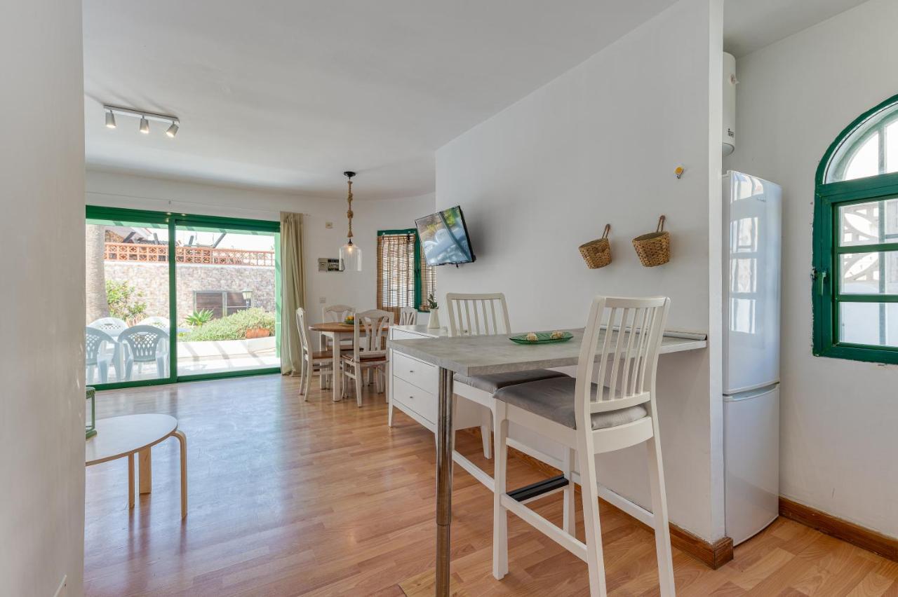 Homeforguest Apartment With Pool And Terrace 1 Min From The Beach Κοραλέχο Εξωτερικό φωτογραφία