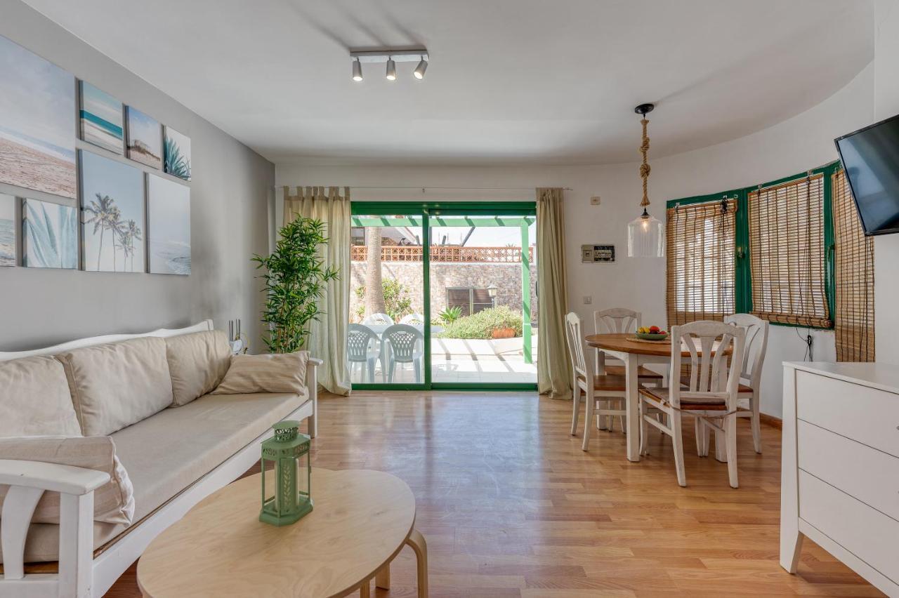 Homeforguest Apartment With Pool And Terrace 1 Min From The Beach Κοραλέχο Εξωτερικό φωτογραφία