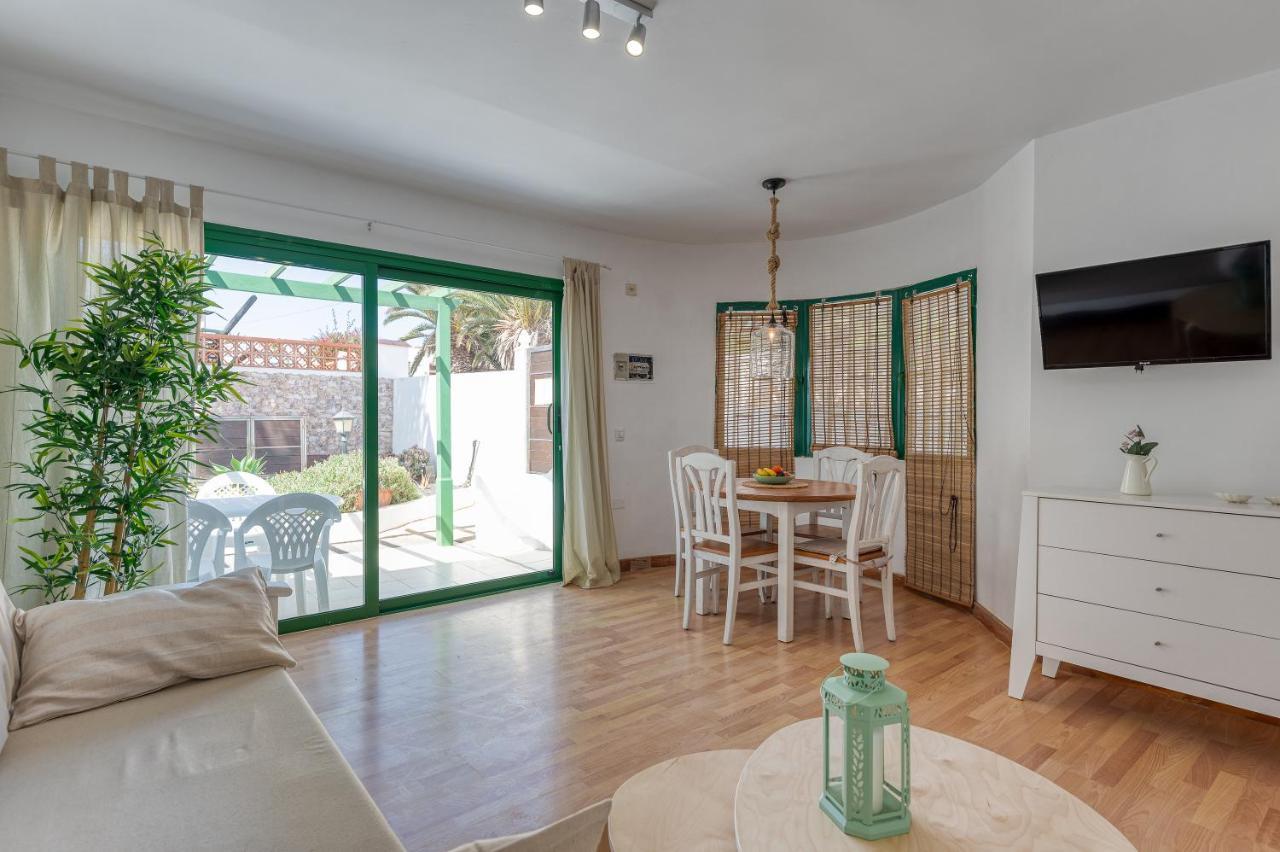 Homeforguest Apartment With Pool And Terrace 1 Min From The Beach Κοραλέχο Εξωτερικό φωτογραφία