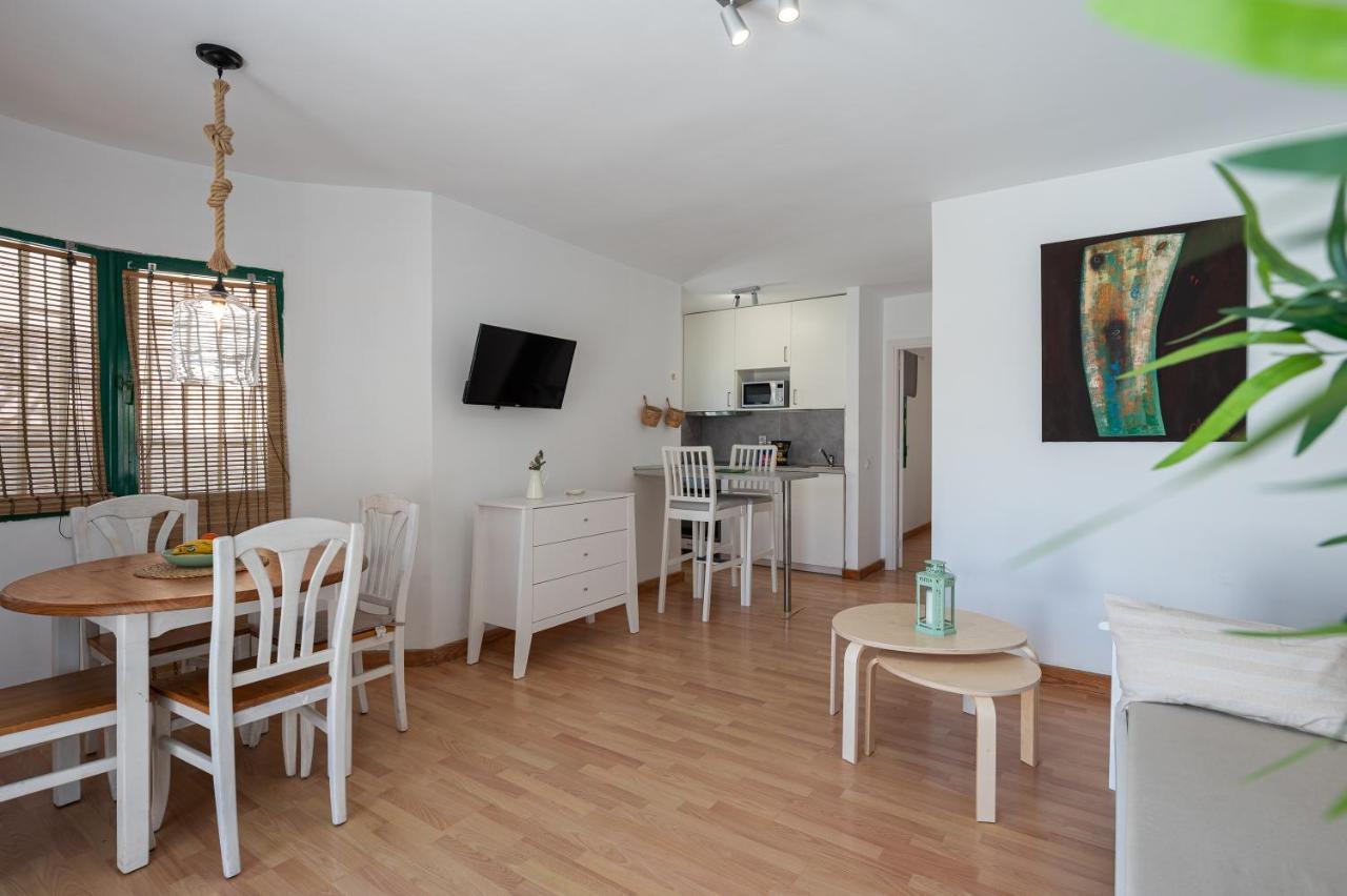 Homeforguest Apartment With Pool And Terrace 1 Min From The Beach Κοραλέχο Εξωτερικό φωτογραφία